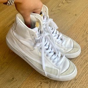 NIKE BLAZERS MID 77 VNTG WE SNEAKERS MENS 9.5